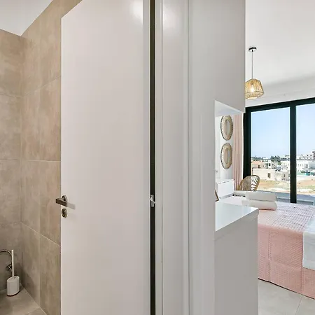 New Coral + Pool & Sauna Apartment