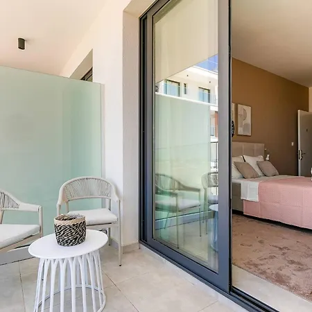 Διαμέρισμα New Coral + Pool & Sauna *