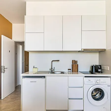 Apartment New Coral + Pool & Sauna Paphos